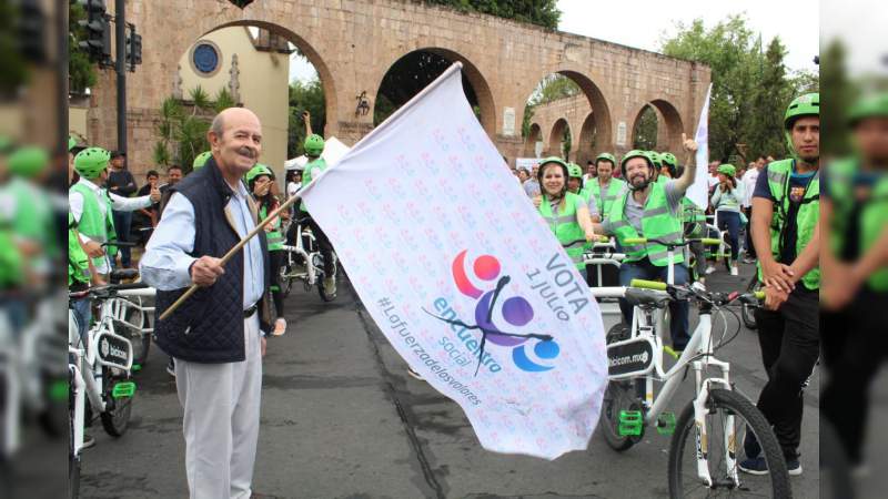 Fausto Vallejo Figueroa se compromete a mejorar la movilidad de la ciudad de la mano con organizaciones civiles - Foto 0 