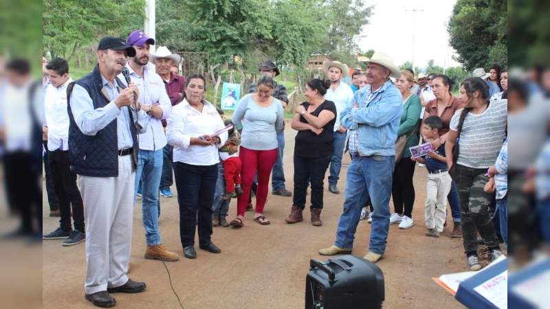 Fausto Vallejo Figueroa estableció  compromiso con habitantes de Umécuaro 