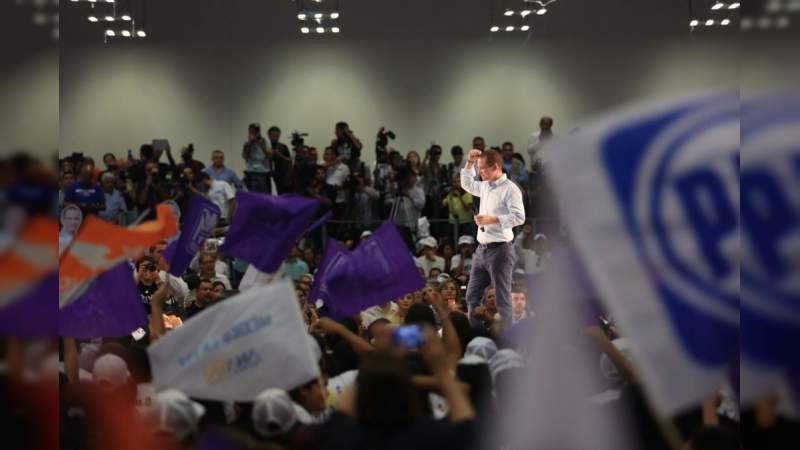 Ricardo Anaya arremete contra Meade  