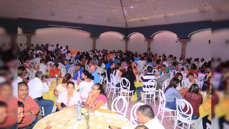 Encabezan encuestas candidatos de la coalición “Por Apatzingán al Frente”: García Avilés - Foto 2 