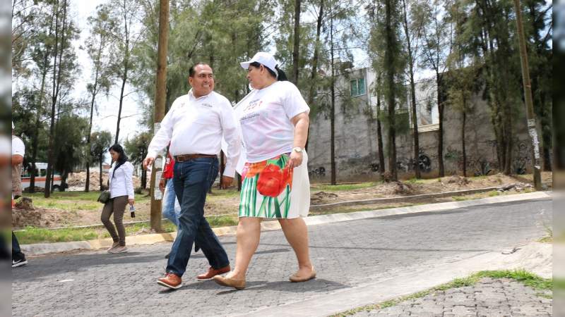 Acompañan Diva Gastélum y Arely Madrid recorrido de Gerónimo Color - Foto 0 