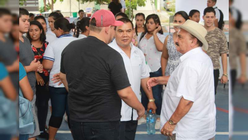 Atraer inversiones para generar empleo una de las metas de Genaro Guízar  - Foto 1 