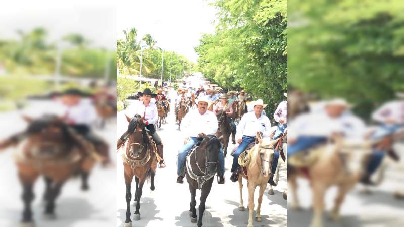 Asociación de Charros de Antúnez, respaldan candidatura de Huriel Bautista - Foto 0 