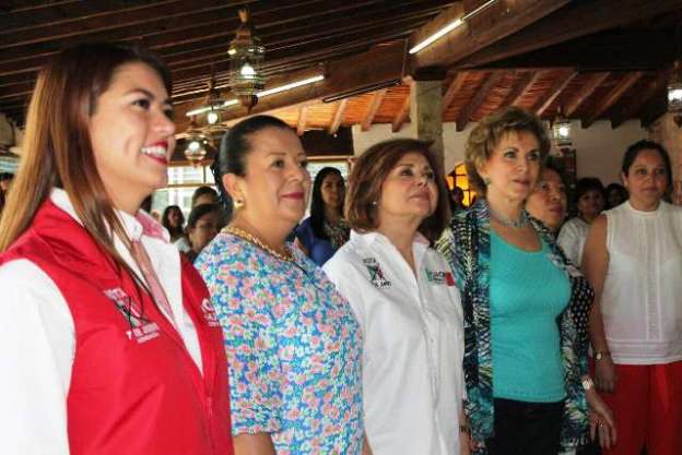 Carmelita Estefan de Orihuela se reúne con esposas de candidatos del PRI - PVEM - Foto 1 