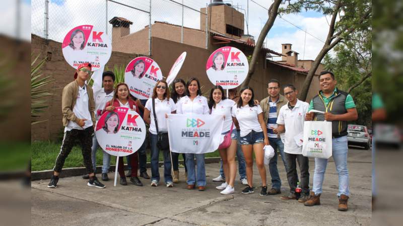 Con compromisos responsables cumple Kathia Ortiz un mes de campaña  