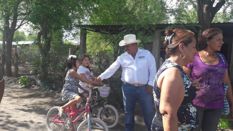 Atención prioritaria para jóvenes y adultos mayores, compromete Huriel Bautista - Foto 2 