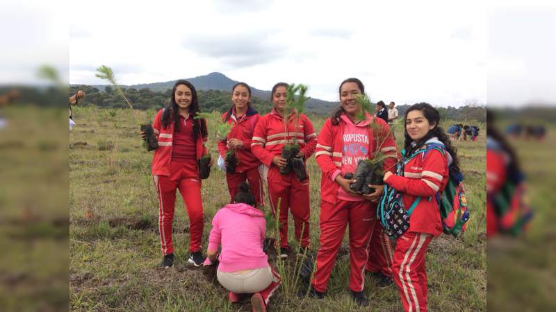 Establecen 15 mil nuevas plantas en Coeneo, Michoacán - Foto 0 