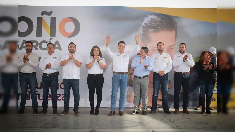 El Frente llevará más progreso a Michoacán de manera unida, Toño García  