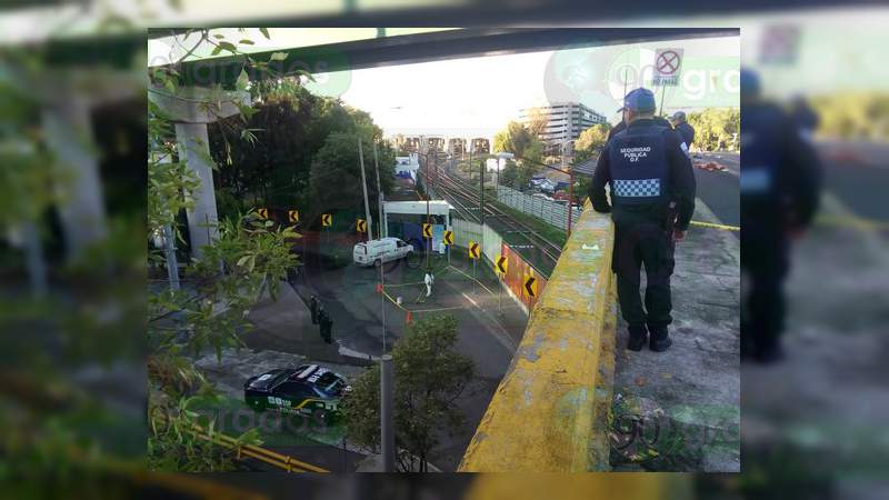 Abandonan dos cadáveres descuartizados y narcomanta en la Ciudad de México - Foto 3 