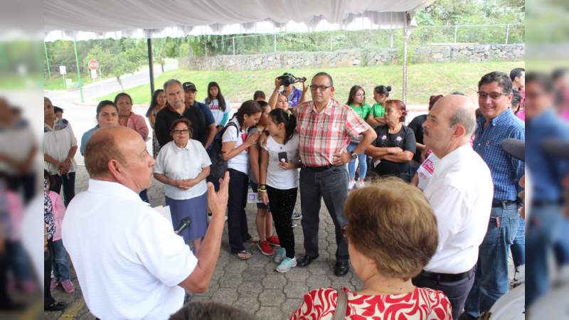 Morelianos demandan reconstrucción de calles a Fausto Vallejo Figueroa - Foto 0 