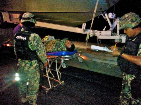 Tres marinos heridos tras accidente carretero en Uruapan, Michoacán 