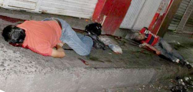 Ultiman a balazos a dos sujetos en Uruapan, Michoacán 