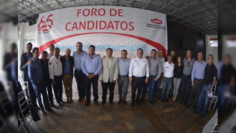 Constructores Michoacanos respaldan a Carlos Quintana como presidente de Morelia.   - Foto 1 