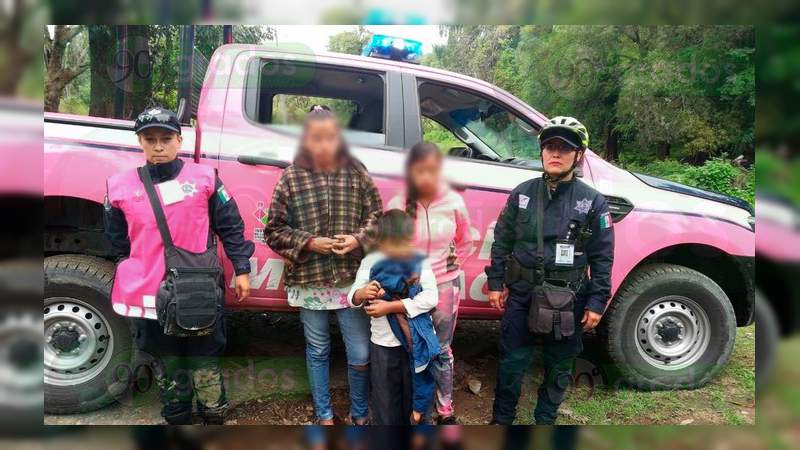 Rescatan a tres menores extraviados en Zitácuaro - Foto 0 