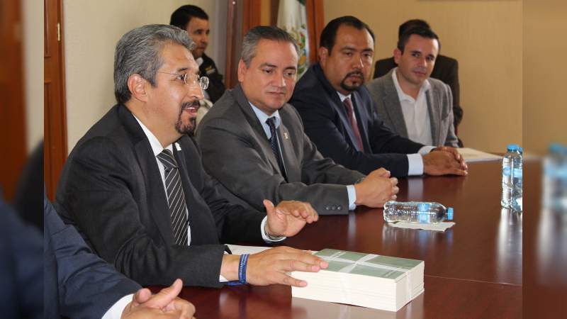 Toda la disposición de la Casa de Hidalgo para cumplir con sus profesores: Rector 