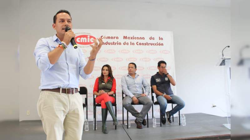 Compromente Jonathan Sanata trabajo cercano con integrantes de la CMIC  