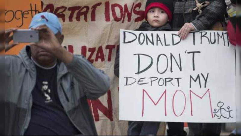 Ordena Donald Trump reunificar a familias inmigrantes 