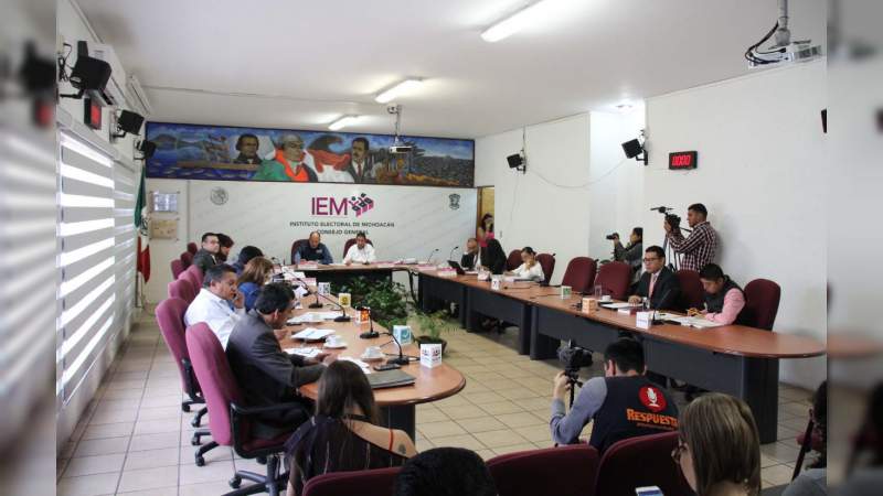 Aprueba IEM acuerdos relativos al proceso electoral en curso 