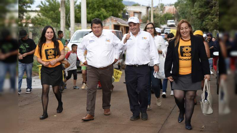 Arropan tenencias del sur de Morelia a Carlos Quintana 