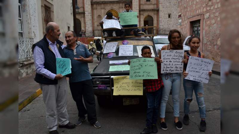 Fausto Vallejo Figueroa el único candidato con capacidad de resolver problemas del municipio: vecinos de Villas del Pedregal 