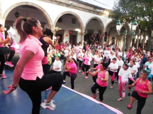 Se pintan de rosa en Quiroga, para prevenir el cáncer de mama 
