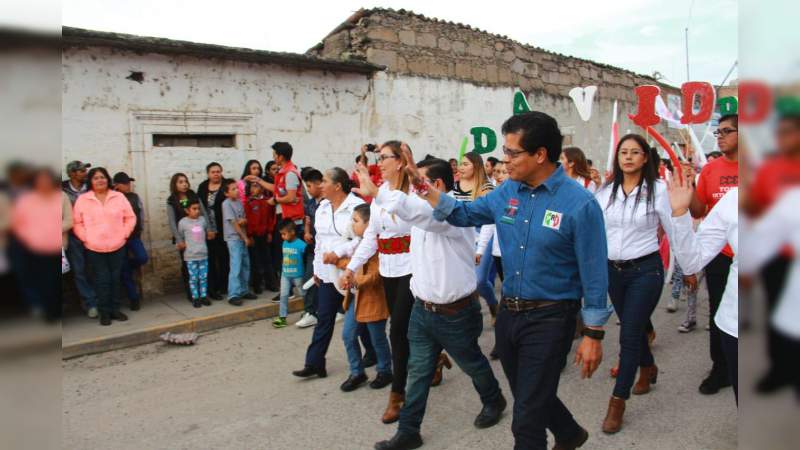 Pide Toño Sosa votar por un futuro de desarrollo y certidumbre - Foto 1 
