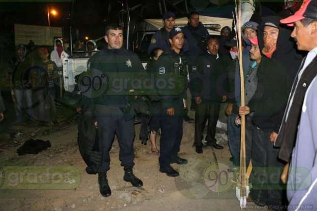 Habitantes de Nahuatzen mantienen a policías retenidos - Foto 0 