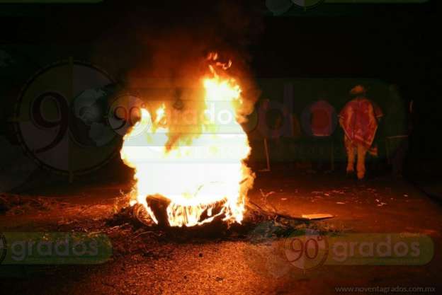 Habitantes de Nahuatzen mantienen a policías retenidos - Foto 6 