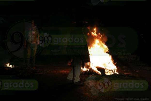 Habitantes de Nahuatzen mantienen a policías retenidos - Foto 7 