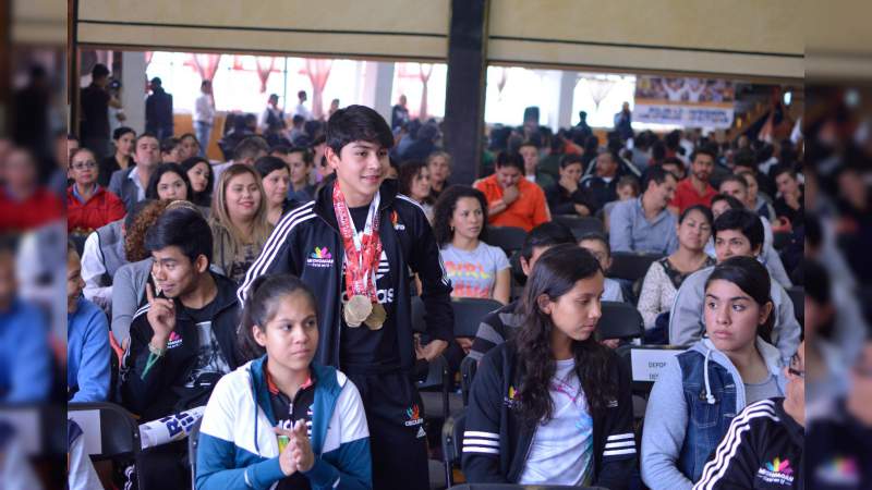 Deportistas Morelianos respaldan a Carlos Quintana   - Foto 0 