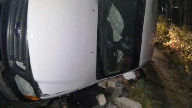 Un muerto y un herido tras volcadura en Ucareo, Michoacán - Foto 1 