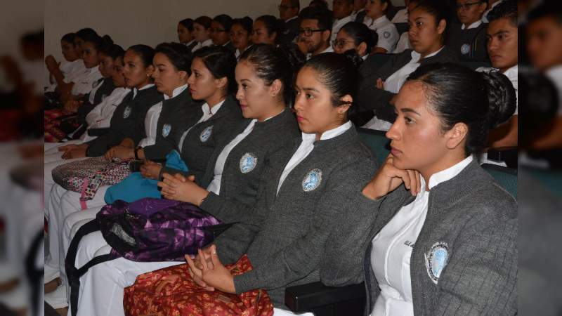 A mantener los niveles de excelencia, exhorta Medardo Serna a la comunidad de Enfermería - Foto 0 