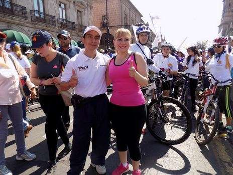 Convive Lupita Herrera con asistentes de la ciclovia dominical en Morelia - Foto 0 