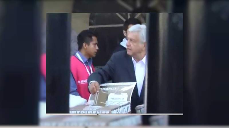López Obrador emitió su voto  