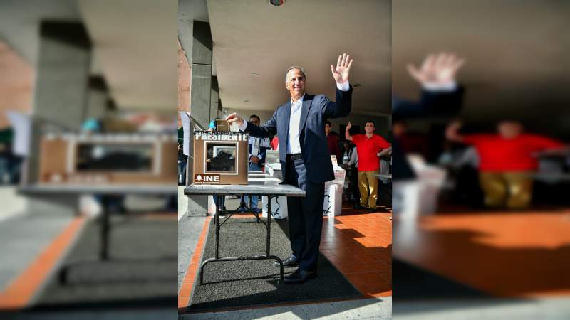 José Antonio Meade ejerció su derecho al voto - Foto 0 
