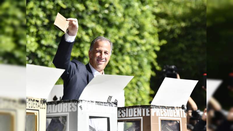 José Antonio Meade ejerció su derecho al voto - Foto 4 