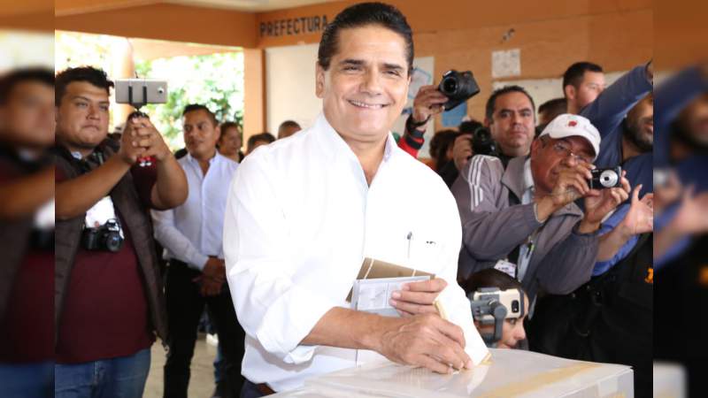 Ejercer derecho al voto libre y secreto, nuestra responsabilidad: Silvano Aureoles - Foto 0 