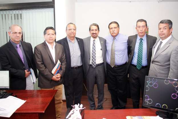 Sindicato de Profesores de la Universidad Michoacana prorroga emplazamiento a huelga - Foto 2 