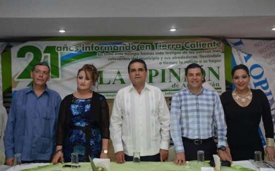 Silvano Aureoles compromete un recinto ferial para Apatzingán 