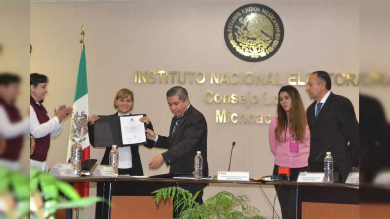 Recibe Blanca Piña, Constancia de Mayoría  y Validez como Senadora de la República 