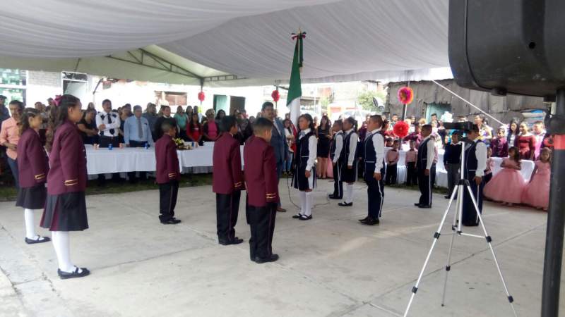 Escuela 13 de Abril celebra la culminación de un ciclo escolar más 