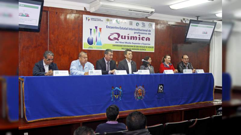 La capacitación docente tiene relación directa con los altos promedios del alumnado 
