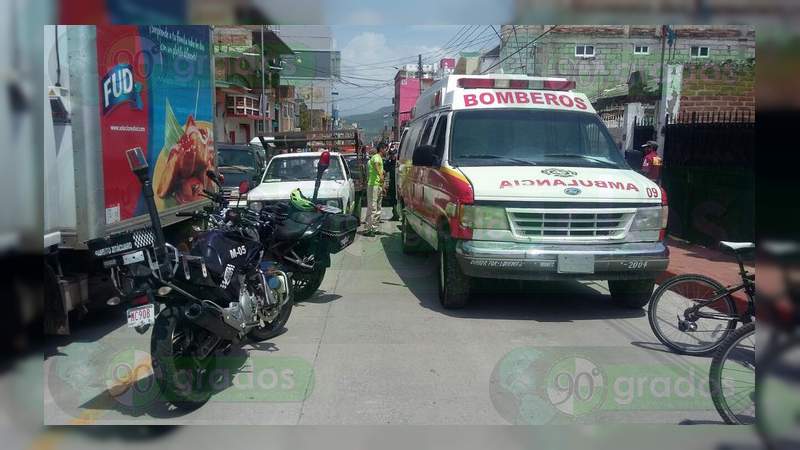 Combi choca contra casa y vuelca en Zitácuaro; hay tres lesionados - Foto 4 