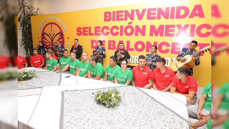 Arriban a Michoacán los 12 Guerreros del Baloncesto Nacional 
