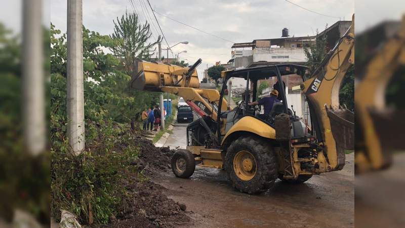Ayuntamiento de Morelia continúa con retiro de materiales en zonas afectadas por lluvias 