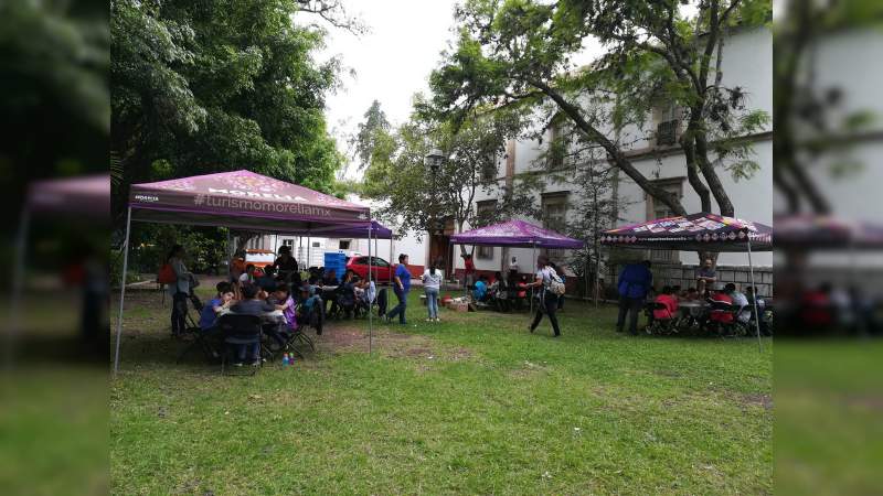 Turistas y visitantes disfrutan de las actividades del verano en Morelia 