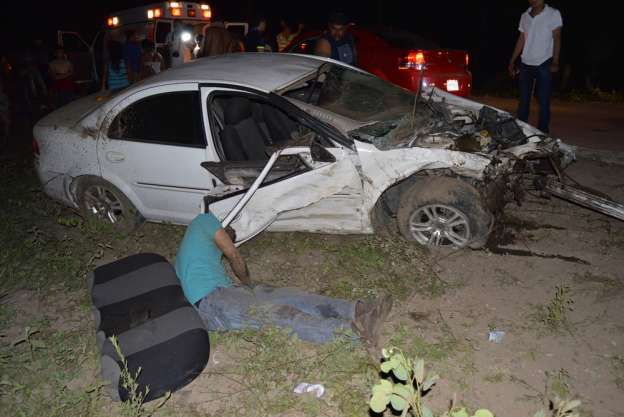 Un muerto y un herido, saldo de accidente vial en la costa michoacana 