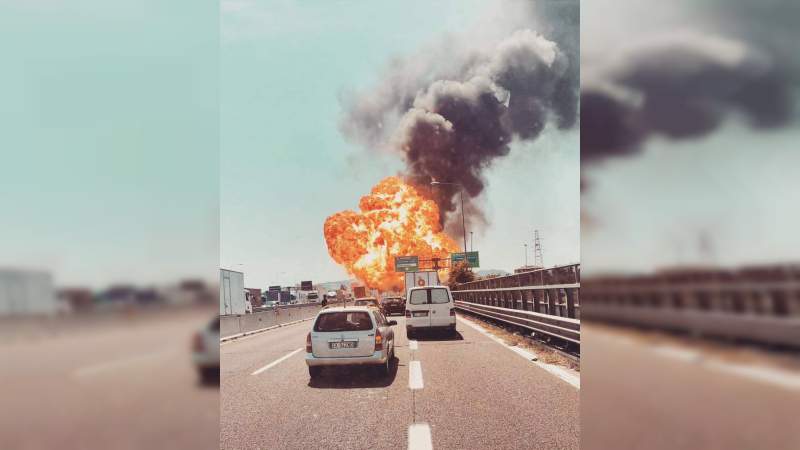 Explosión en una autopista de Bolonia, deja 2 muertos y más de 60 heridos  