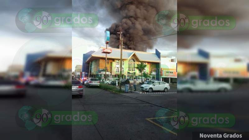 Se incendia bodega de Megacable en Zamora, Michoacán - Foto 1 