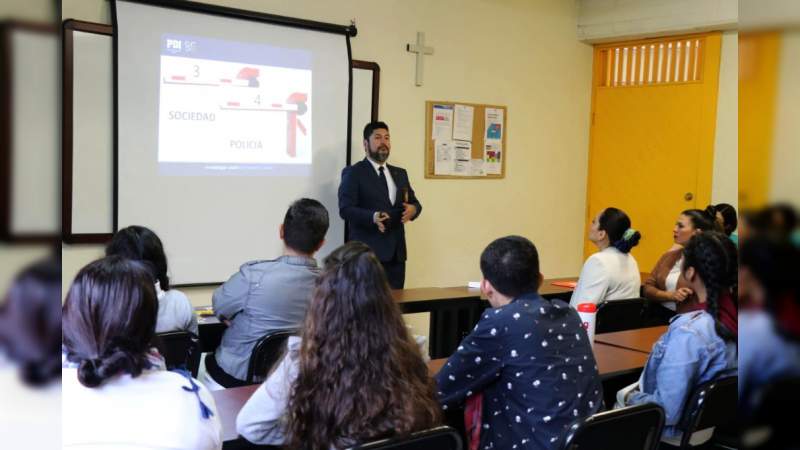 Alumnos de la UVAQ reciben charla sobre prevención de adicciones  - Foto 1 